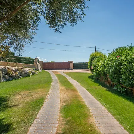 Country Domos Tramentu 4* אוציירי